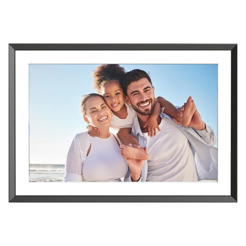 AgfaPhoto Realiview APF1000WIFI fotolijst met zwarte rand en witte passe-partout en familiefoto