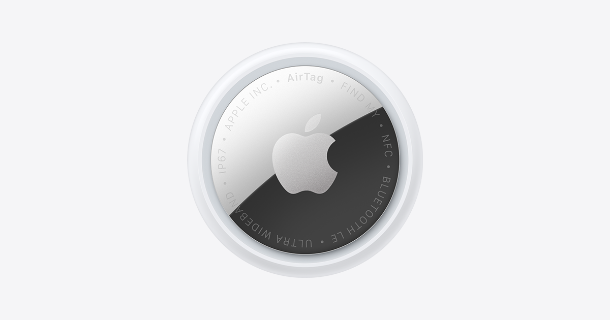 Apple AirTag met de zilverkleurige en zwarte kant van de behuizing