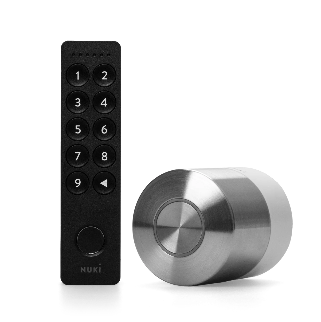 Nuki Smart Lock Pro naast een Nuki Keypad met cijfertoetsen en vingerafdruksensor