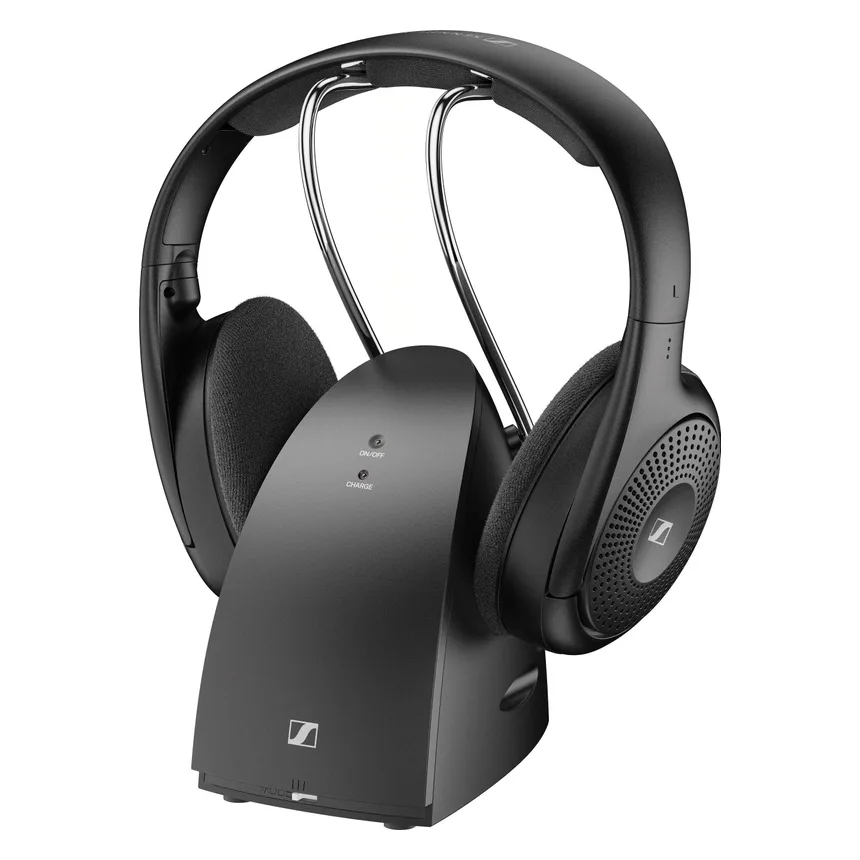 Sennheiser RS 120-W draadloze tv-koptelefoon in zwart, rustend op het zend- en laadstation